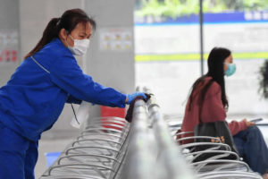 防护用品行业逐步适应常态化，创新驱动需求增长